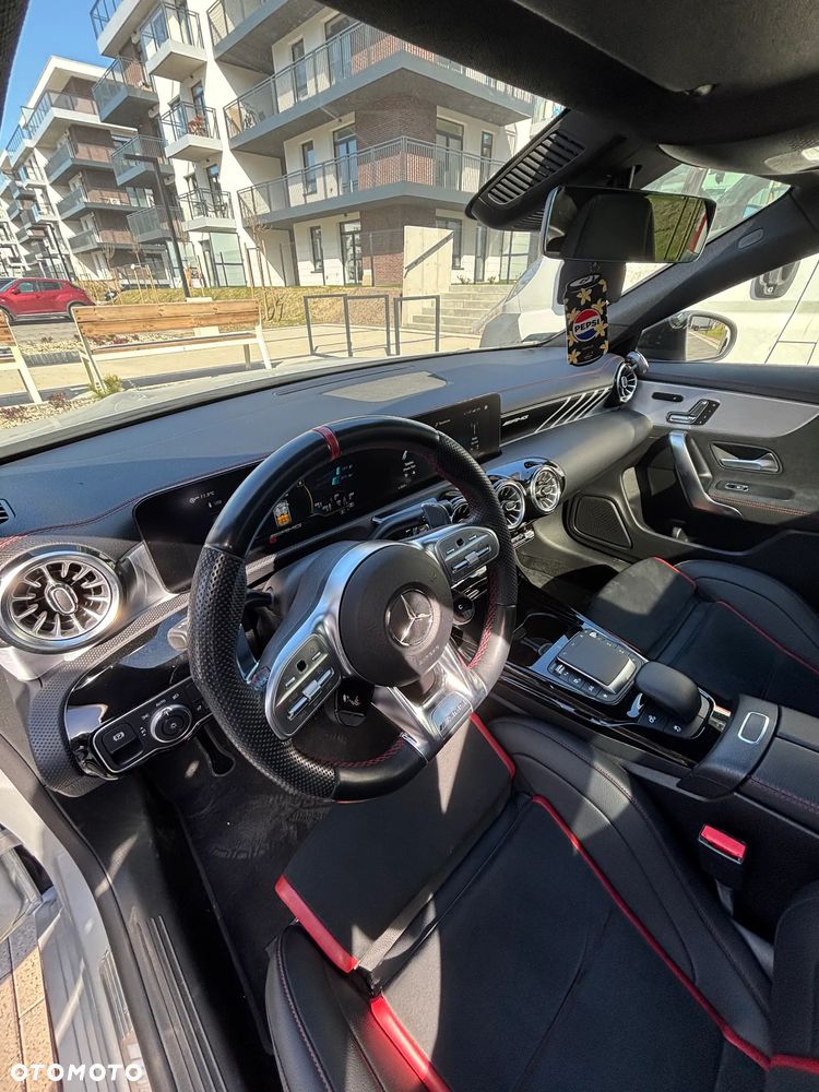 Mercedes-Benz CLA - 27