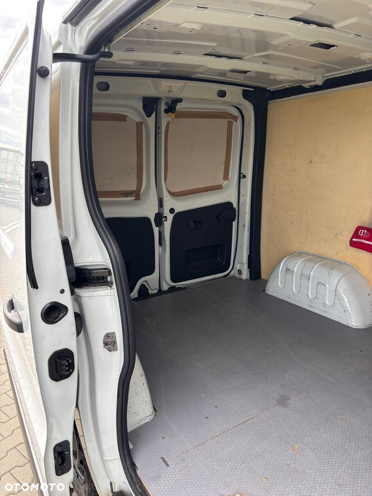 Renault Trafic - 25