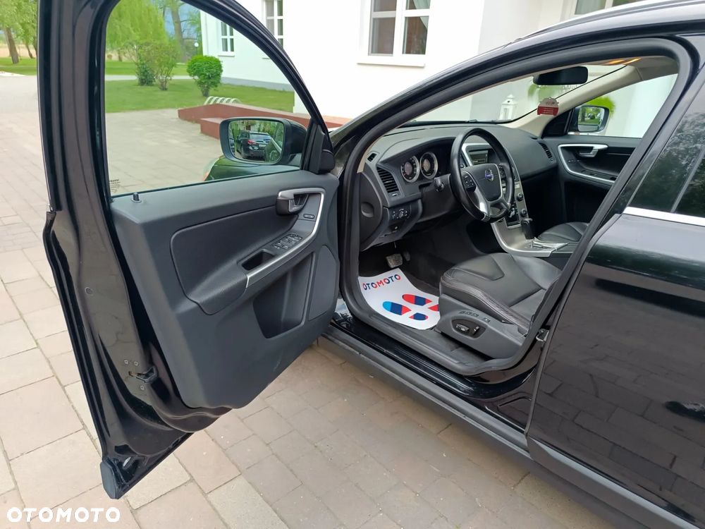 Volvo XC 60 D4 Geartronic Momentum - 24