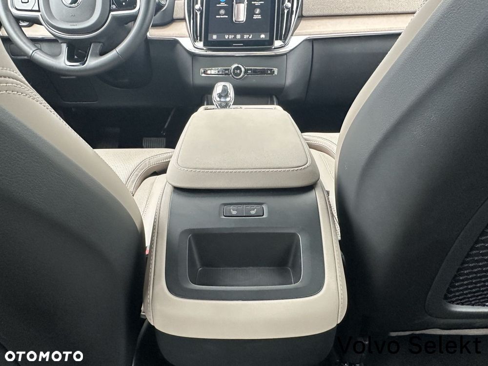 Volvo XC 90 - 25