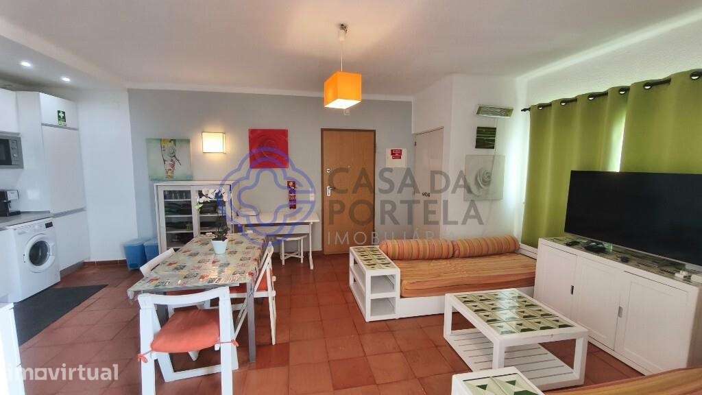 Vende-se excelente T1 amplo com vista deslumbrante para o mar - Grande imagem: 4/22
