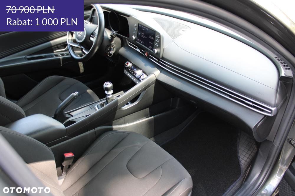 Hyundai Elantra - 16