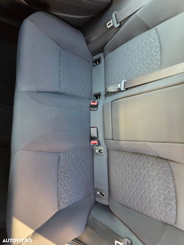 Toyota Corolla 1.8 HSD Business - 33