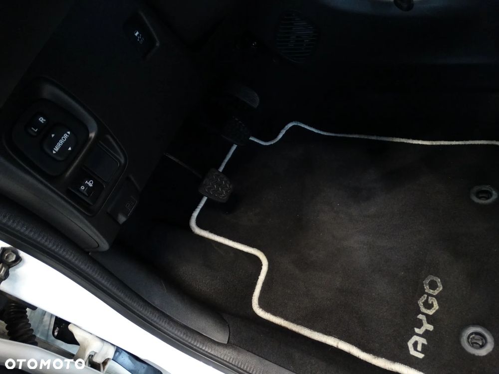 Toyota Aygo - 15