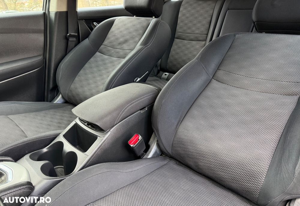 Nissan Qashqai 1.6 DCI Xtronic TEKNA - 13