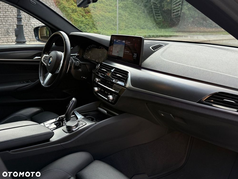 BMW Seria 5 520d M Sport Edition - 16