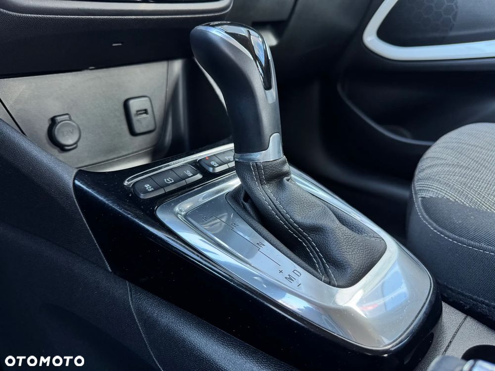 Opel Crossland X 1.2 T 120 Lat S&S - 9