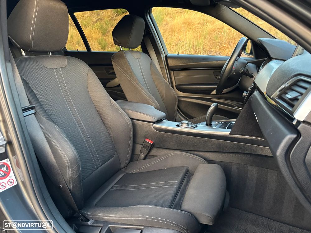 BMW 318 d Touring Line Sport Shadow Auto - 30