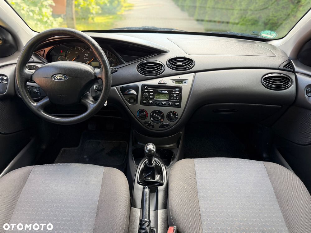Ford Focus 1.6 Futura - 6