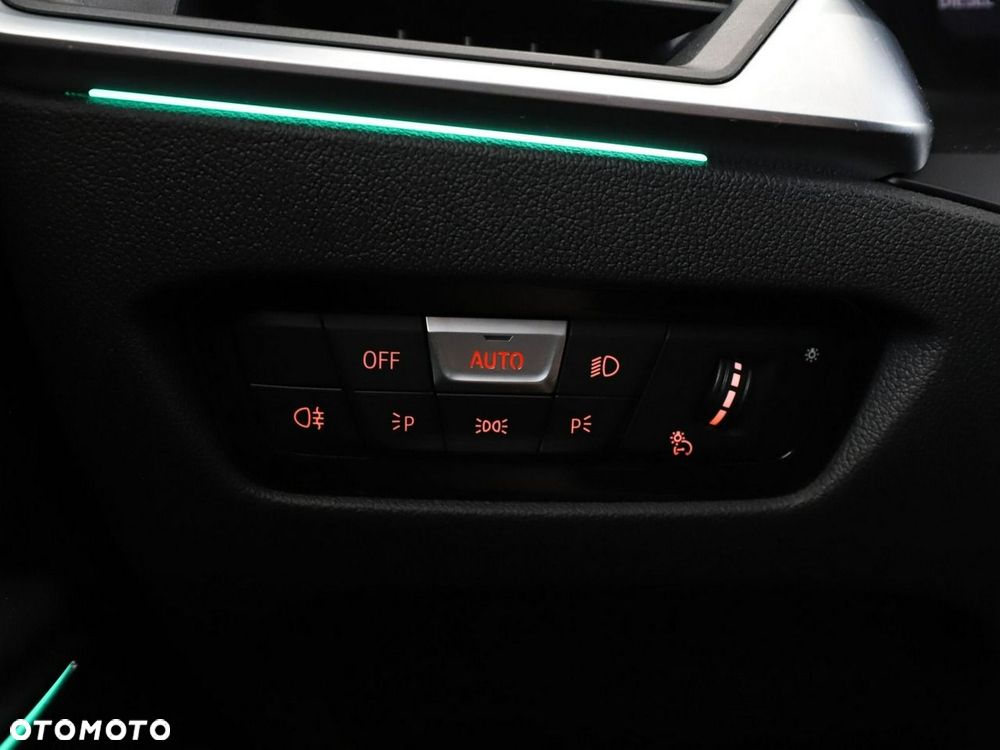 BMW Seria 3 318d MHEV Advantage - 35