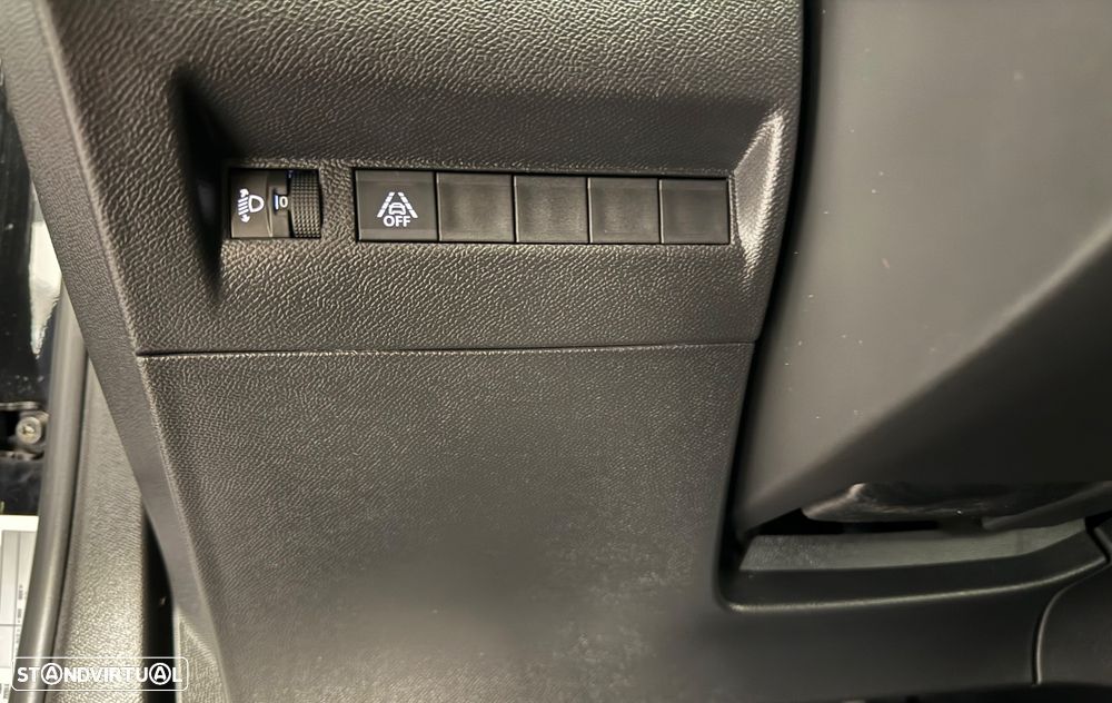 Peugeot 2008 1.2 PureTech Active - 17