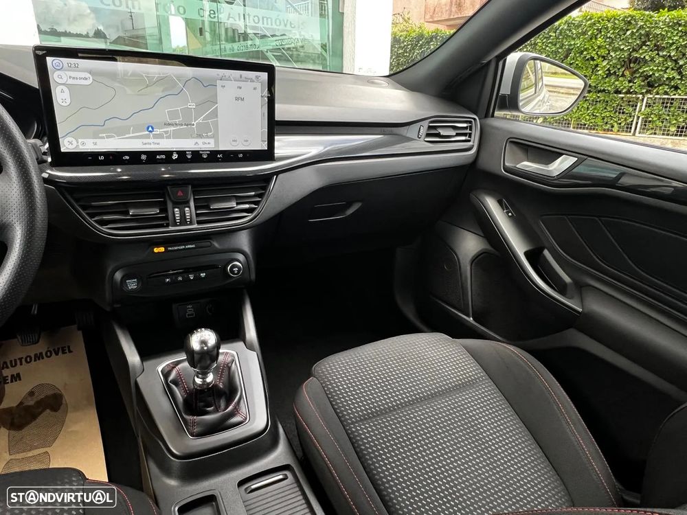 Ford Focus 1.0 EcoBoost MHEV ST-Line - 34