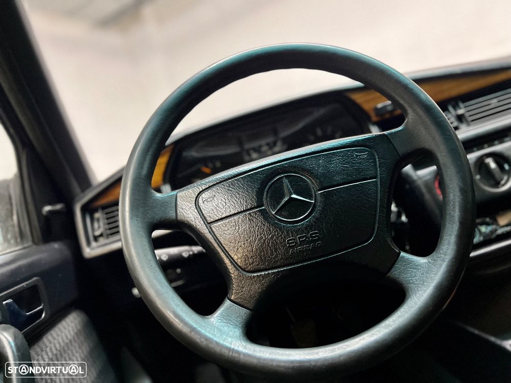Mercedes-Benz W201 (1982-1993) 190 D 2.0 - 4