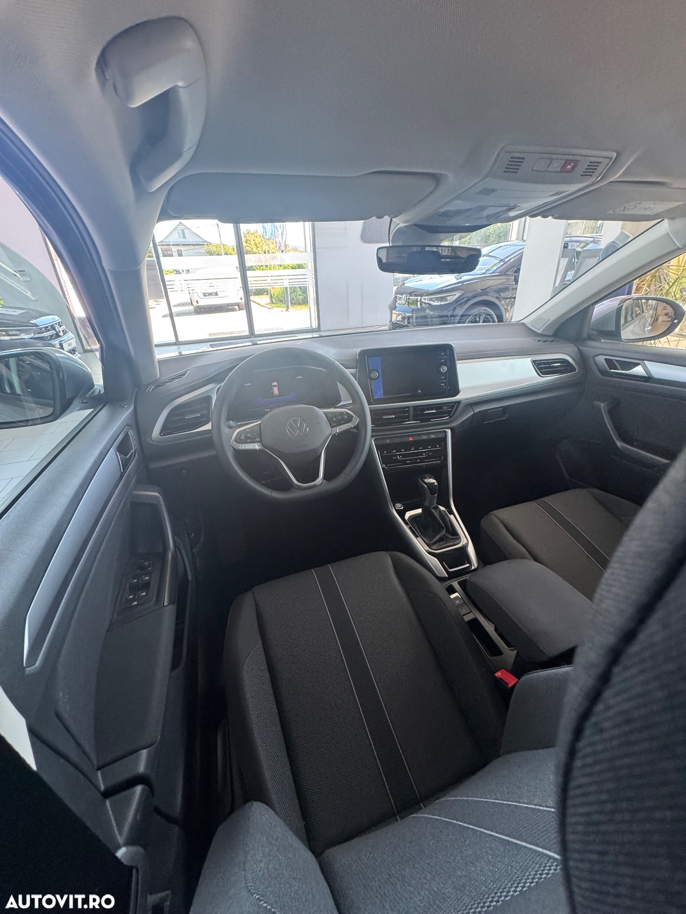Volkswagen T-ROC 1.5 TSI DSG Advanced - 10