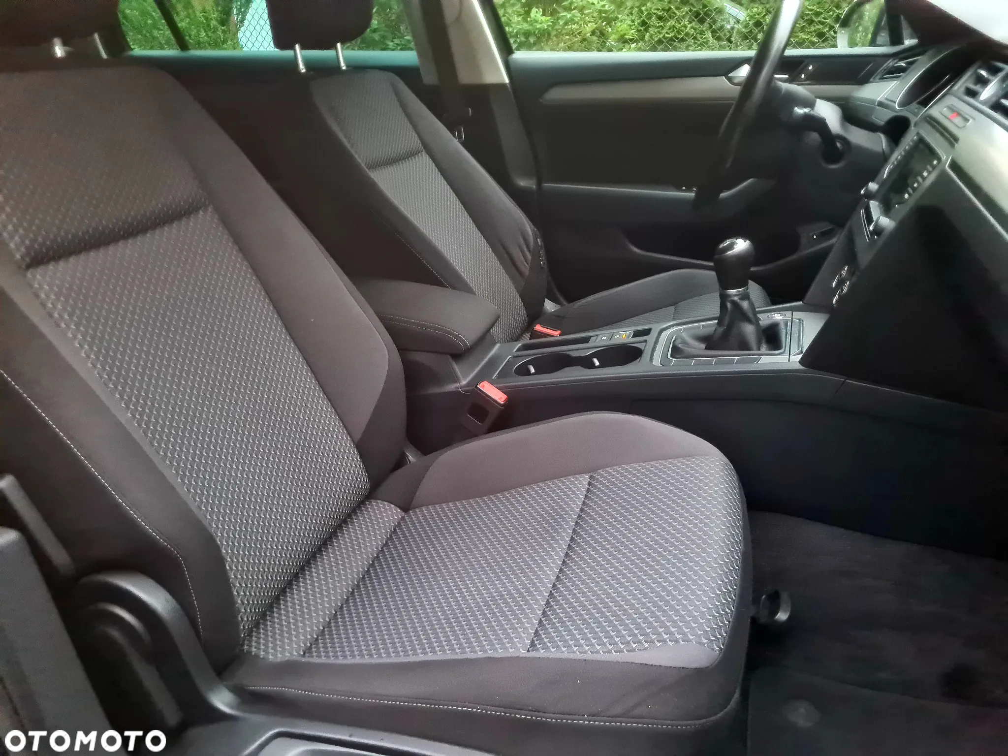 Volkswagen Passat 1.6 TDI BMT Trendline - 23