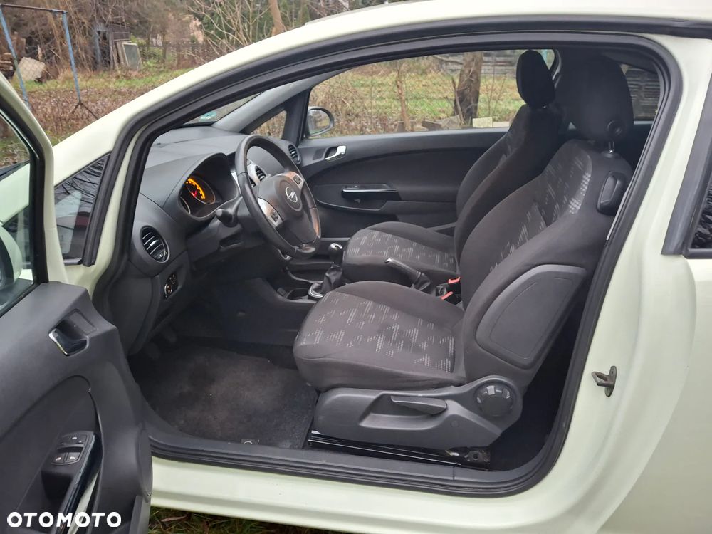 Opel Corsa 1.4 16V Satellite - 5