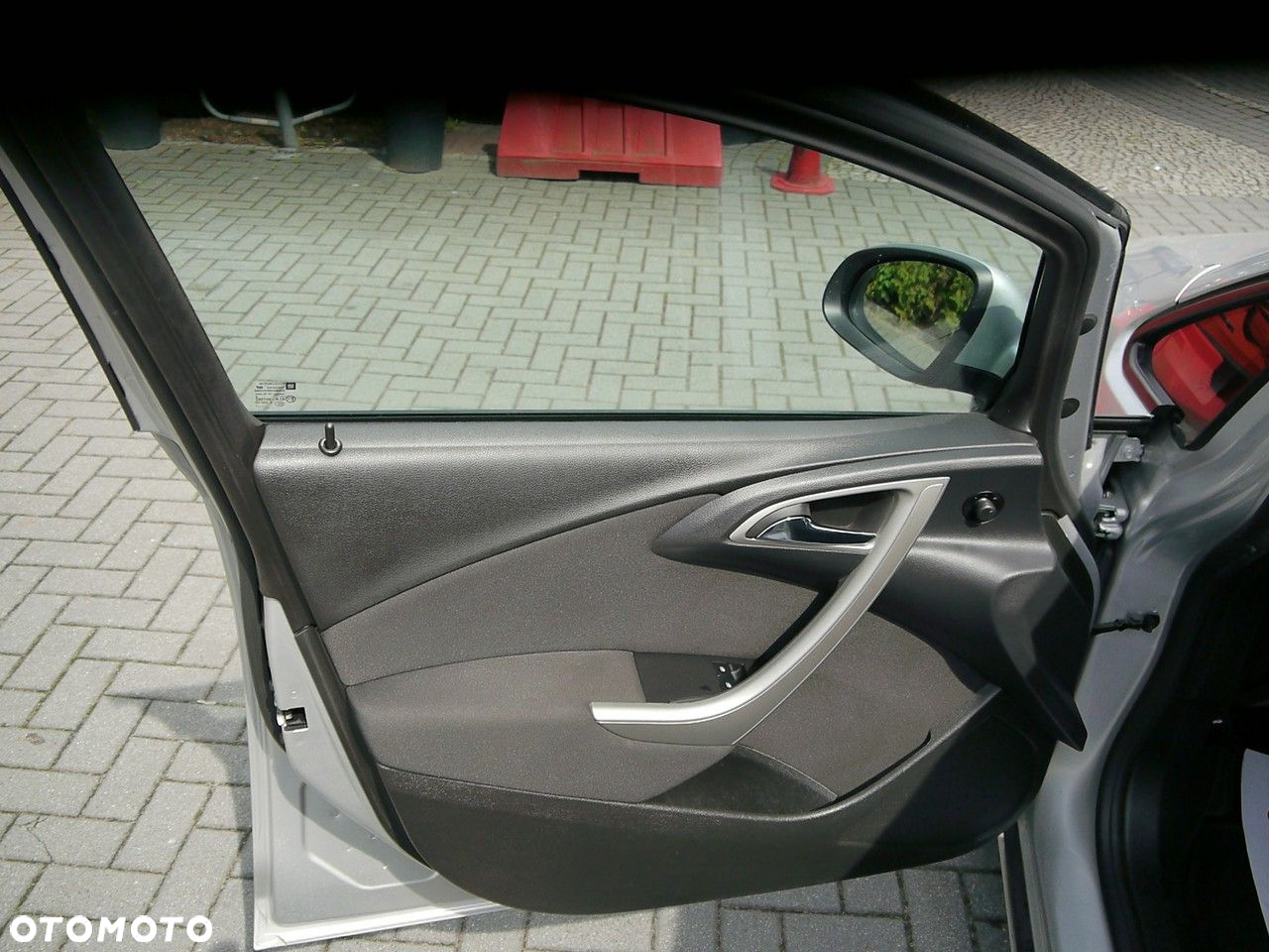 Opel Astra IV 1.4 T Cosmo - 29