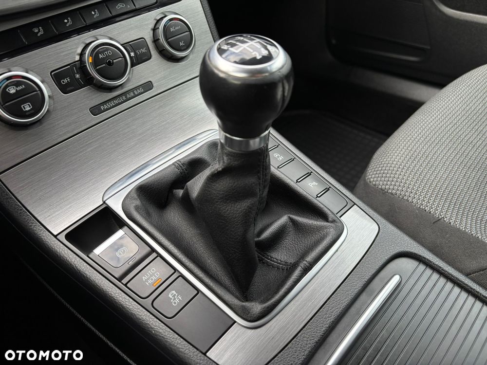 Volkswagen Passat 2.0 TDI Comfortline - 28