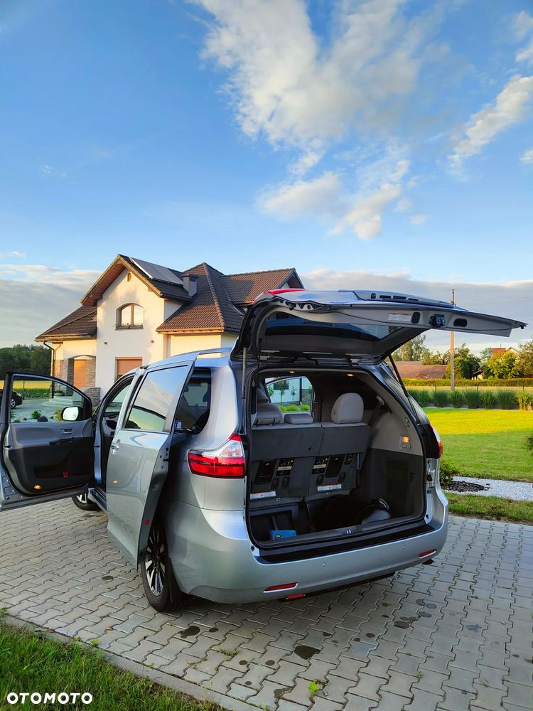 Toyota Sienna 3.5 V6 SE - 25