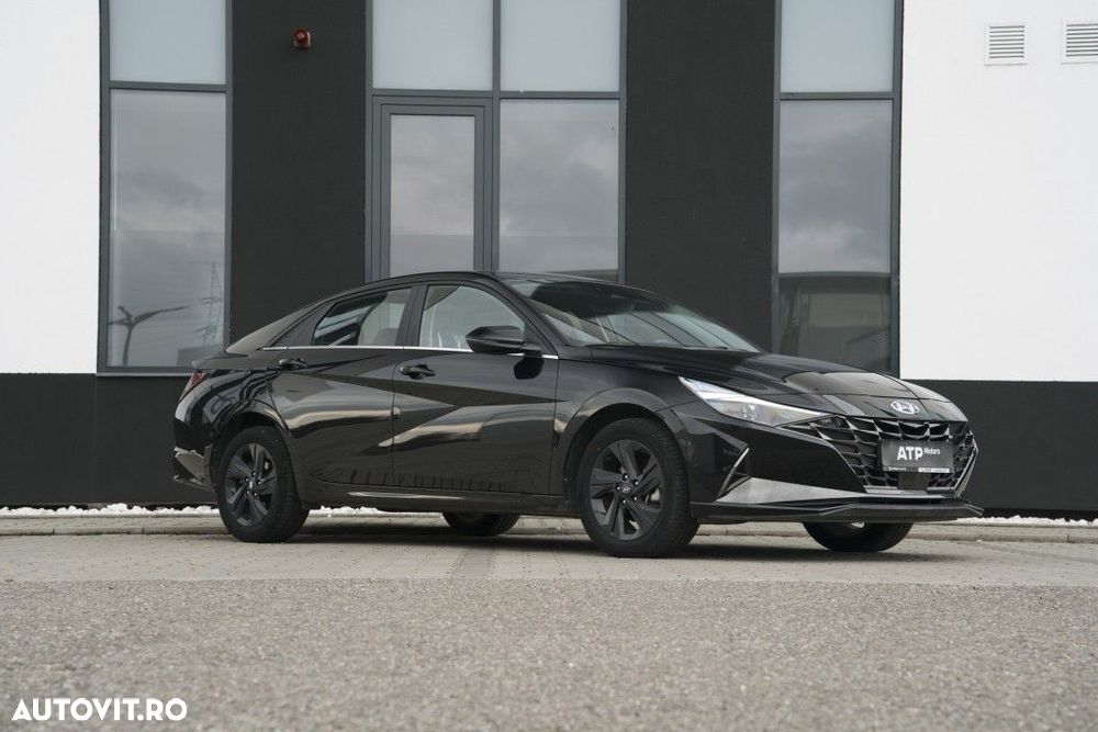 Hyundai Elantra - 3