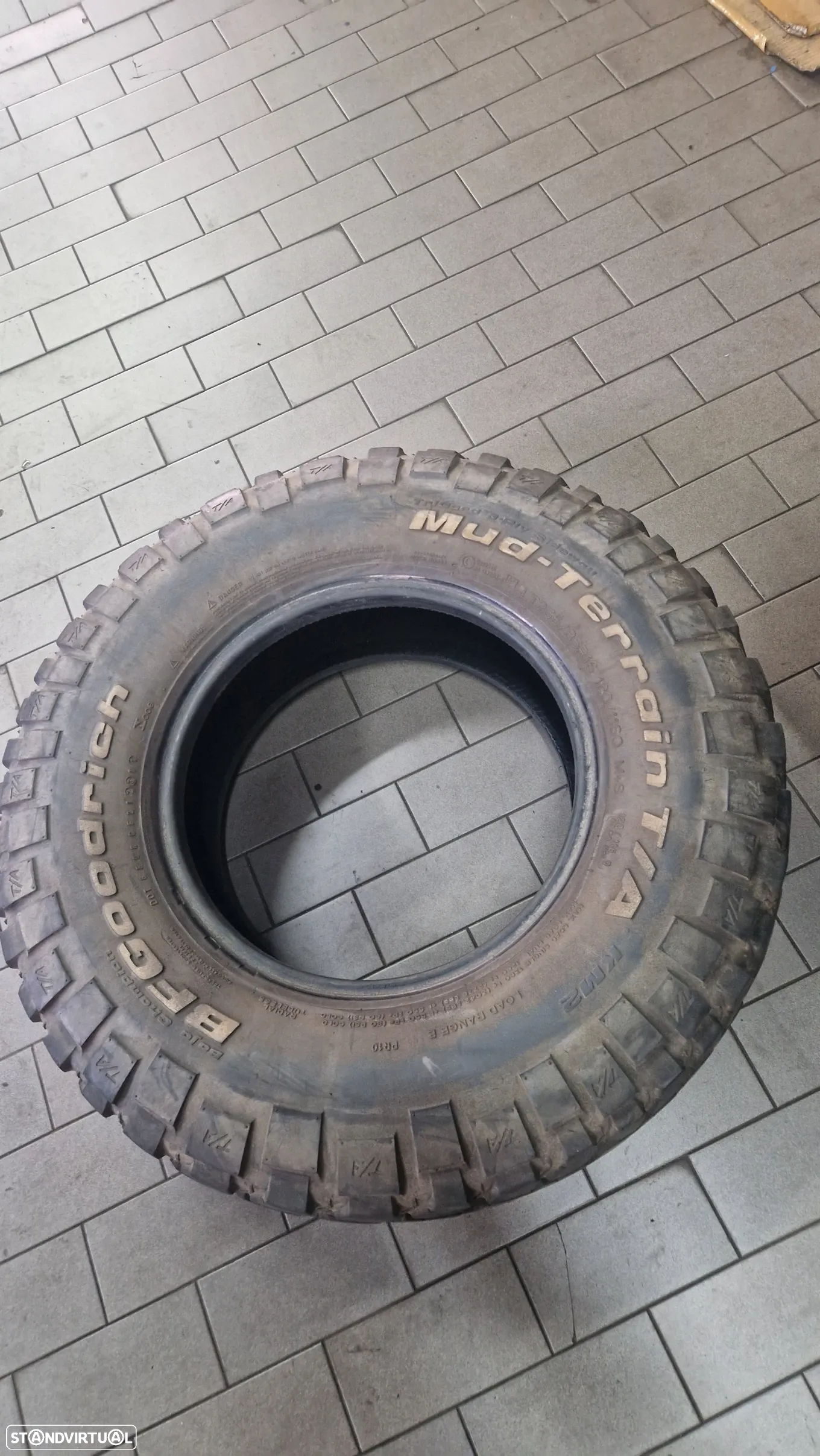 4 pneus 235/85/16 bfgoodrich mud terrain t/a com mais de 70%  piso - 4