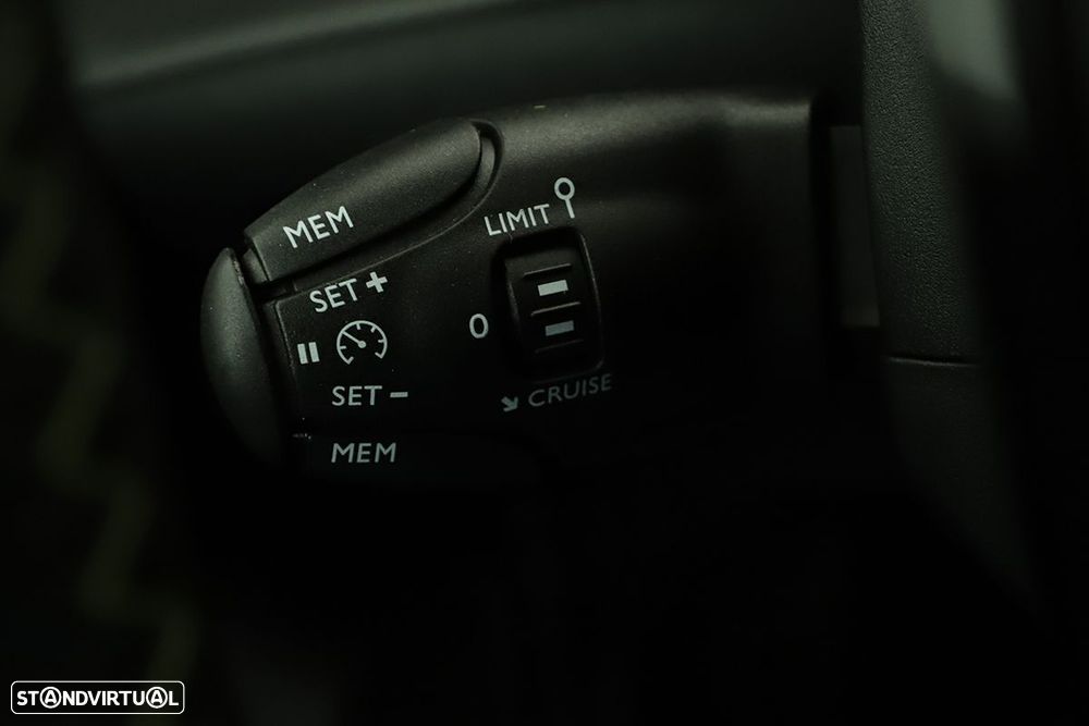 Peugeot e-208 50 kWh GT - 19