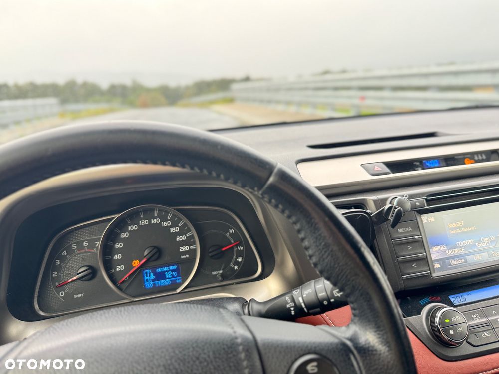 Toyota RAV4 2.0 D-4D Premium - 30