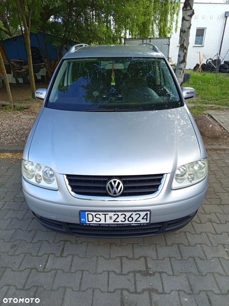 Volkswagen Touran 2.0 TDI Highline - 4