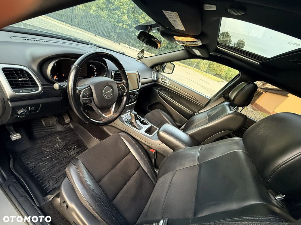 Jeep Grand Cherokee - 15