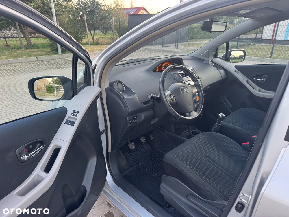 Toyota Yaris 1.33 Sol - 13