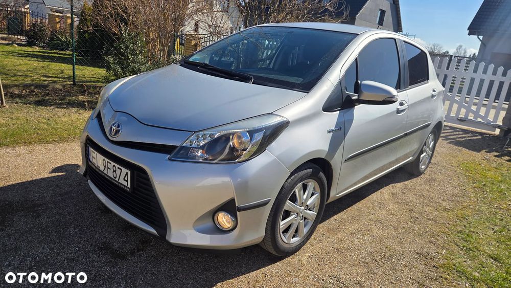Toyota Yaris Hybrid 100 Premium - 1