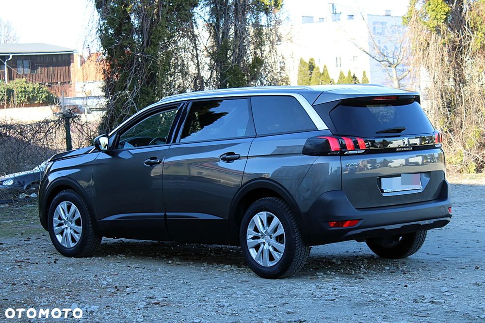 Peugeot 5008 - 8