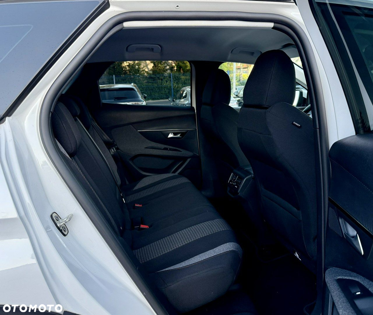 Peugeot 3008 1.5 BlueHDi Allure Pack S&S EAT8 - 12