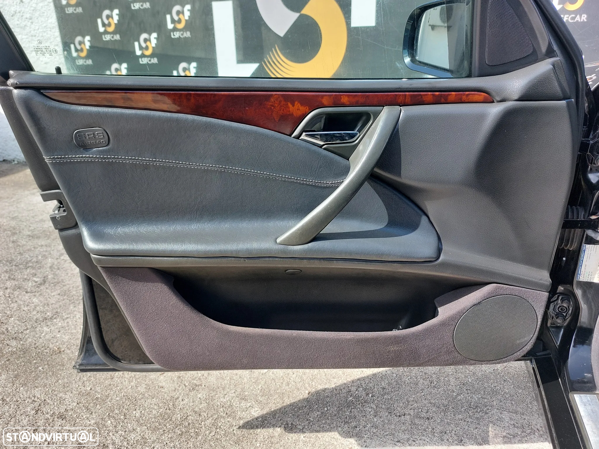 Mercedes-Benz E 220 - 15