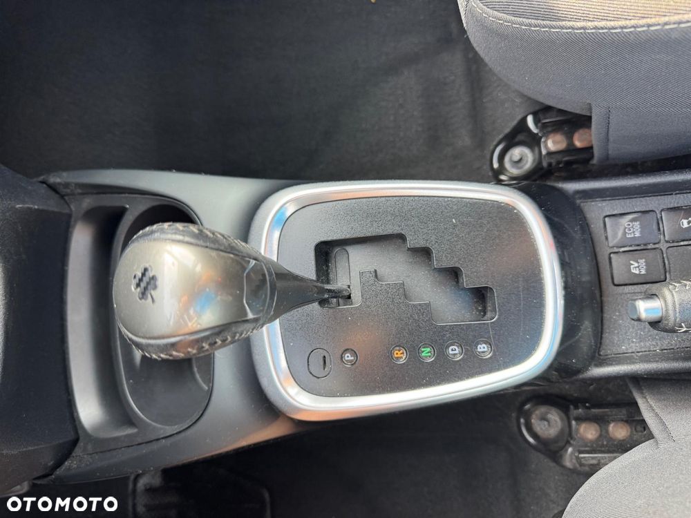 Toyota Yaris 1.5 VVT-i Style - 24