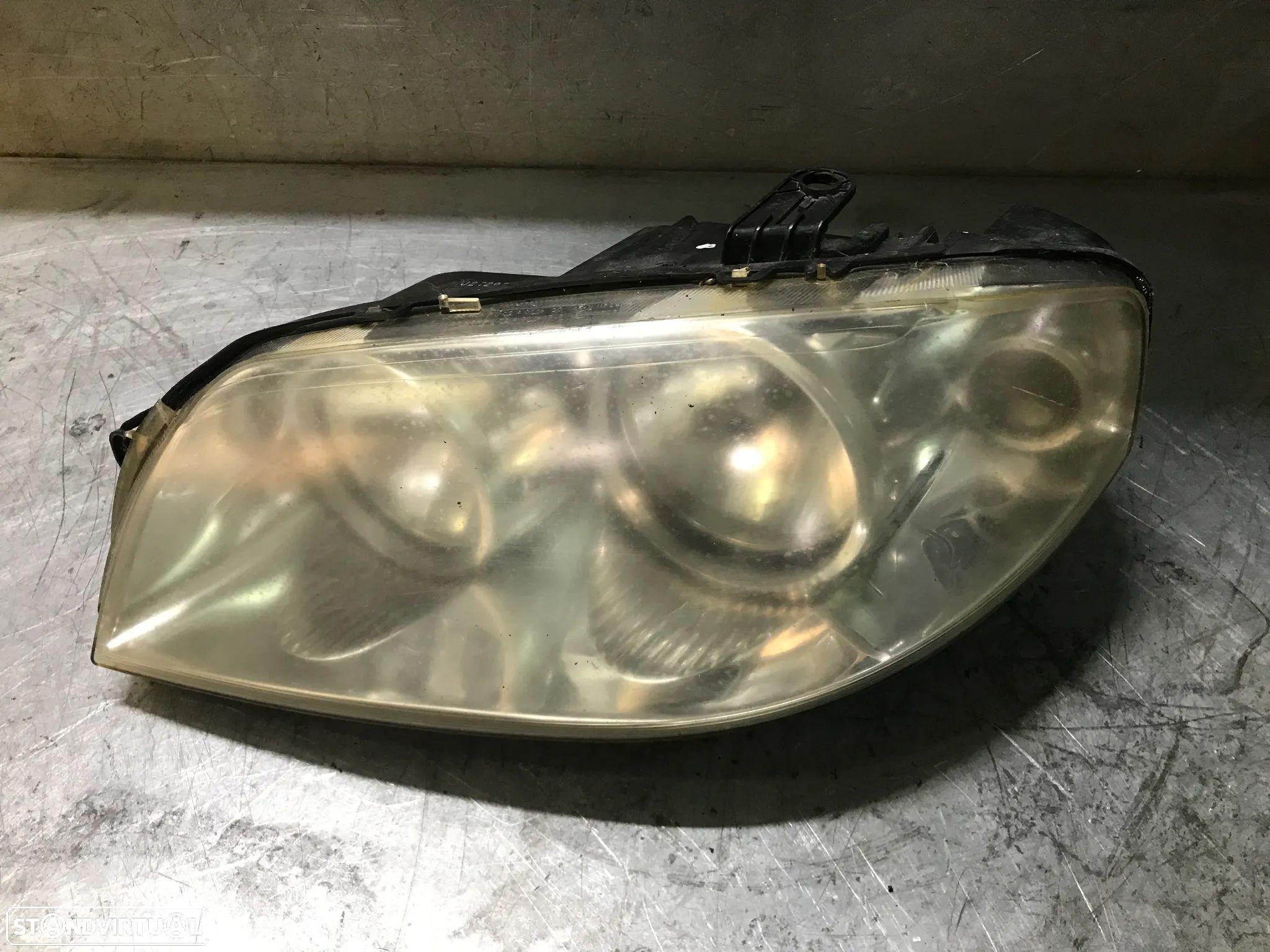 ÓTICA / FAROL FIAT PUNTO 188 FACELIFT 02-04 - ESQUERDO / DIREITO - 1