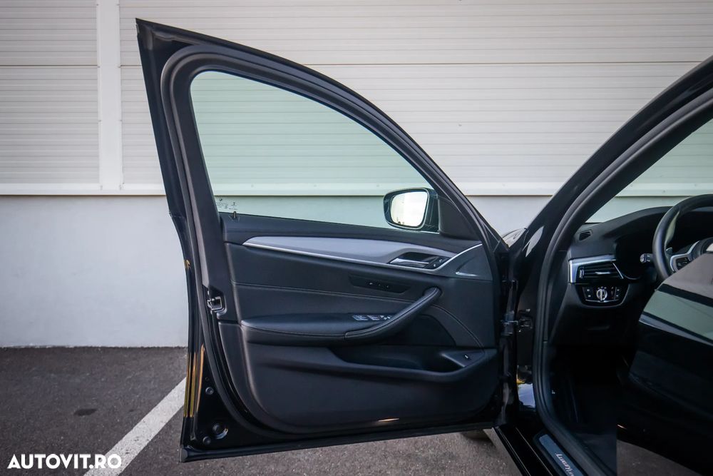 BMW Seria 5 530i xDrive AT - 26