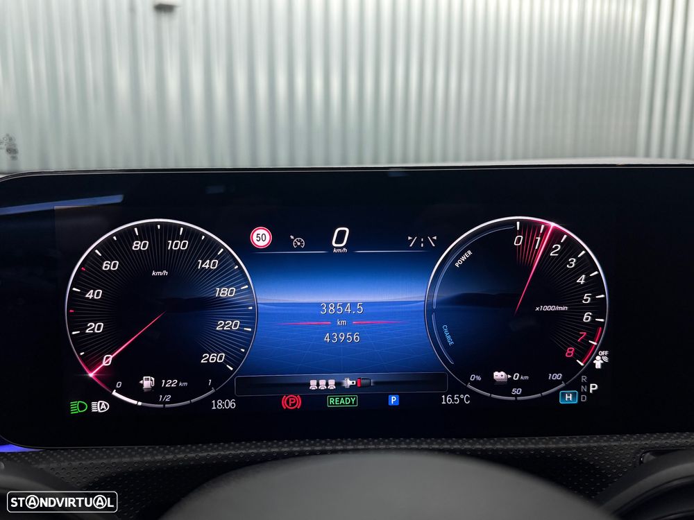 Mercedes-Benz A 250 Limousine e 8G-DCT AMG Line - 23