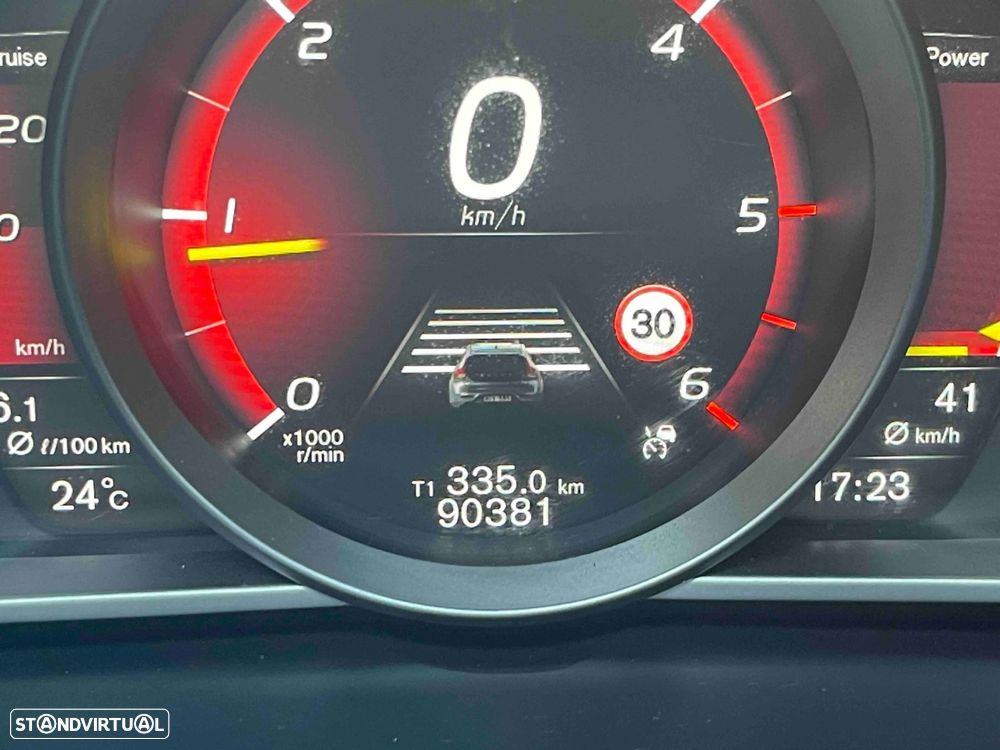 Volvo V40 2.0 D4 Inscripton Geartronic - 8