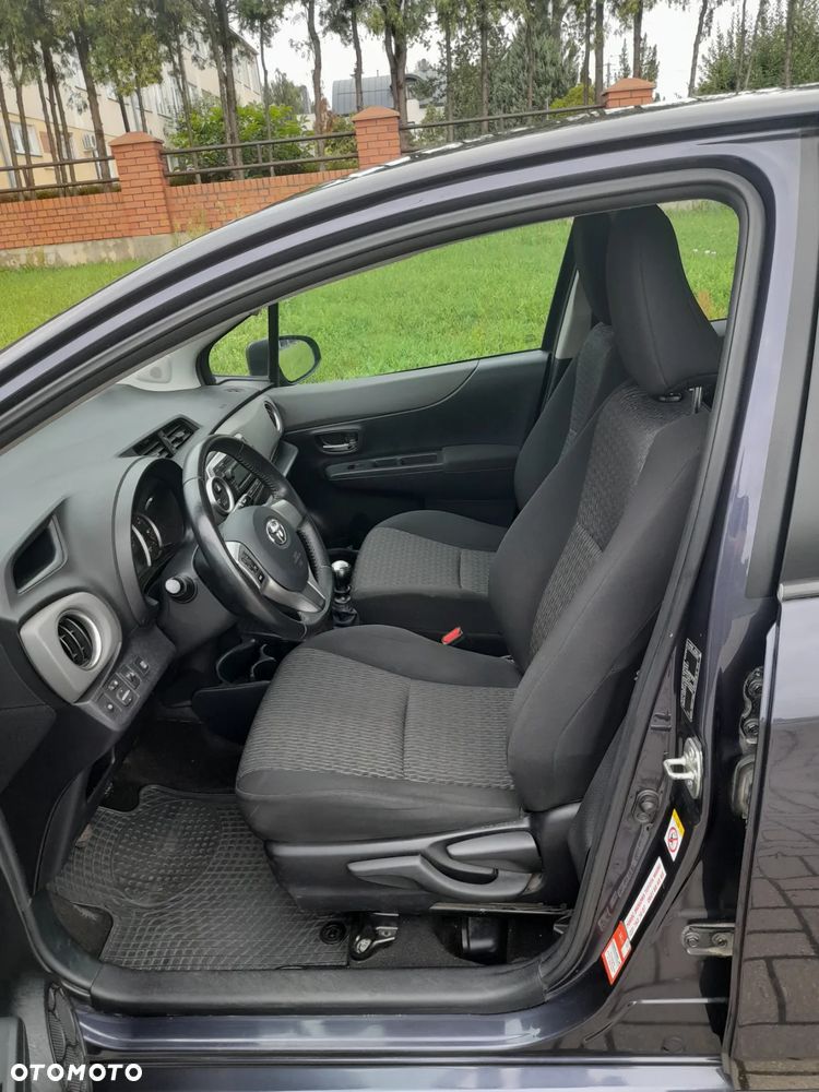 Toyota Yaris - 10