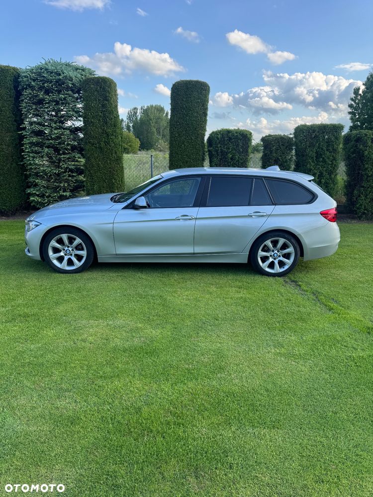 BMW Seria 3 320d xDrive Sport Line - 4