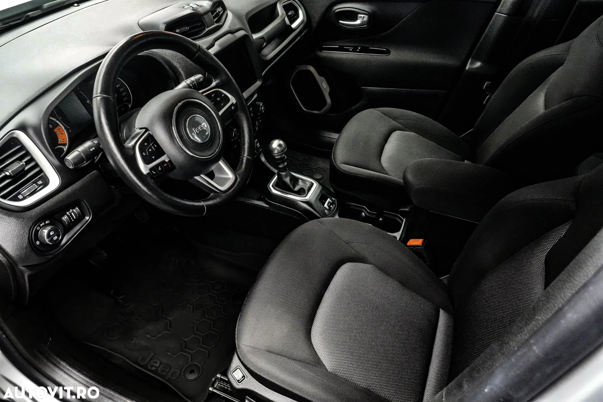 Jeep Renegade 1.0 Turbo 4x2 M6 Longitude - 11