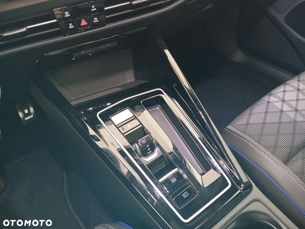 Volkswagen Golf - 17
