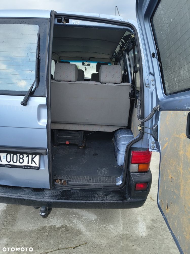 Volkswagen Caravelle - 4
