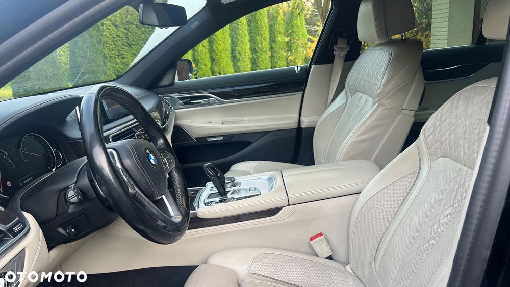 BMW Seria 7 740d xDrive - 23