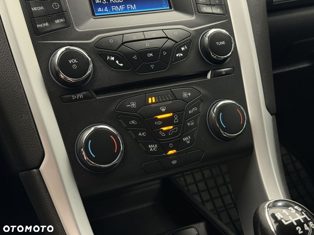 Ford Mondeo - 29