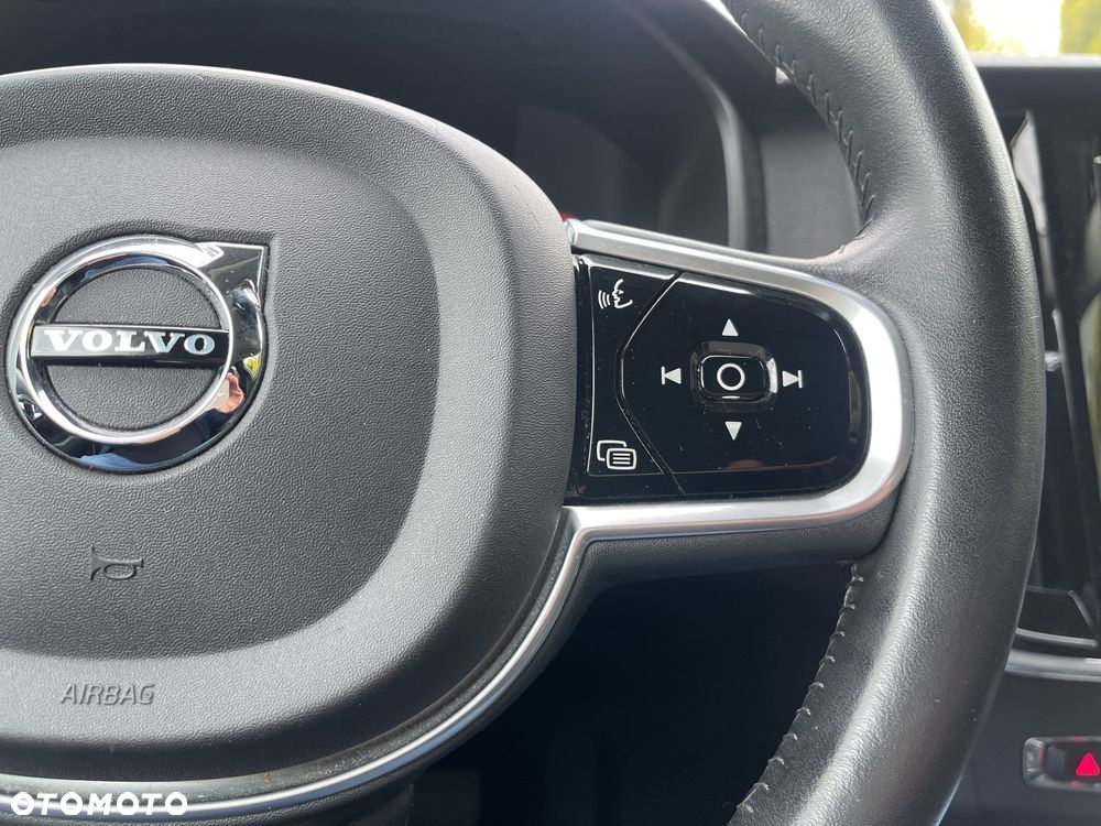 Volvo V90 D4 Momentum - 21