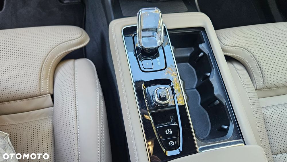 Volvo XC 90 - 25