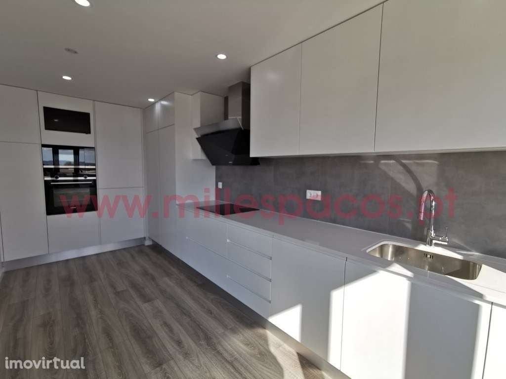 Duplex T3+2 Terraço e Box 2 carros - Grande imagem: 5/28