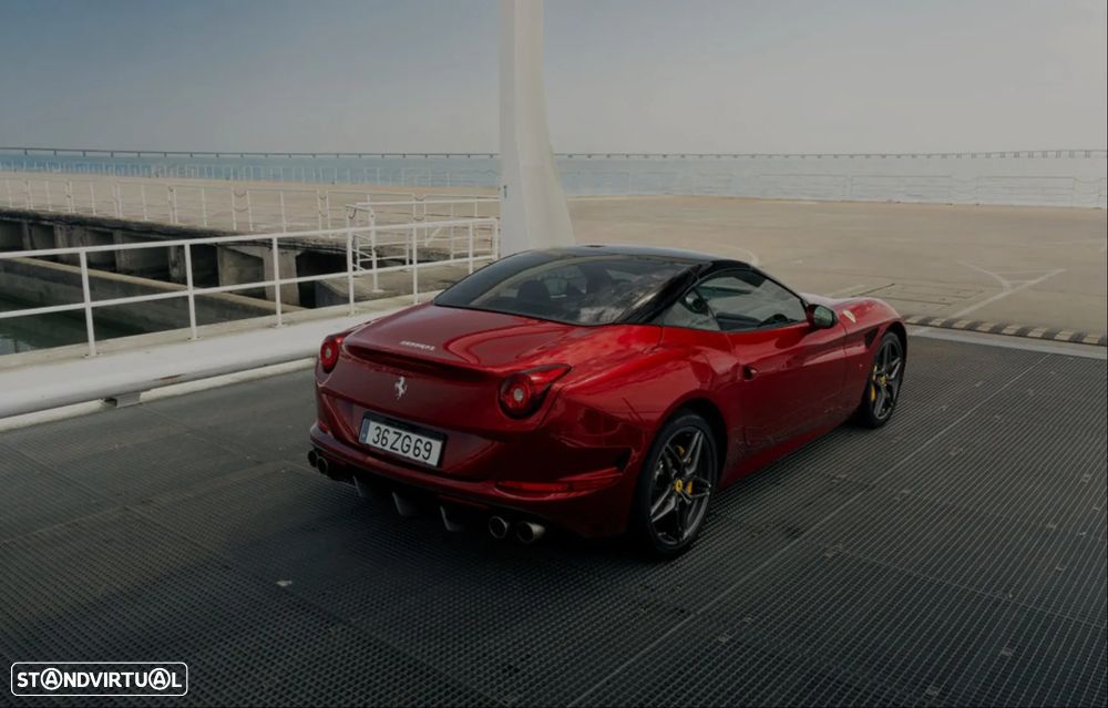 Ferrari California T - 22